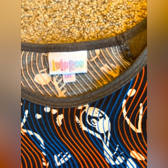 LuLaRoe Randy Top - Picture 3 of 3
